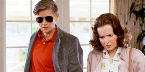 Back to the Future Writer Explains Marty’s Parents Plot Hole