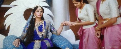 Anushka Shetty Goddess Looks Is Charismatic In Bahubali 2