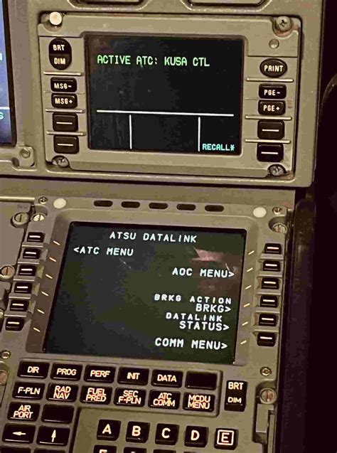 Airplane Connectivity: ACARS vs CPDLC - Pilotmood