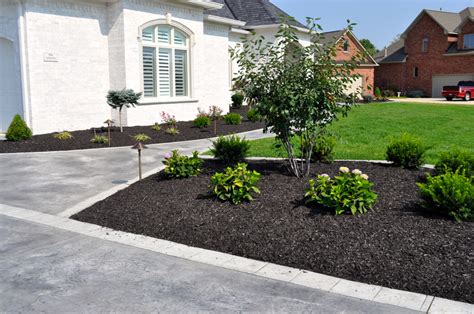 Black Colored Mulch | Indianapolis Mulch | McCarty Mulch