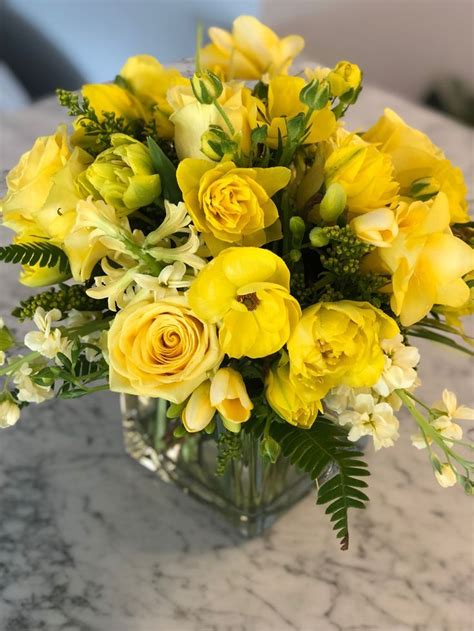 Yellow floral arrangement by Stem Floral Design - Easy flowers | Flower ...