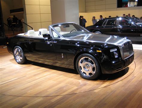 Rolls-Royce Phantom Drophead Coupe Photos and Specs. Photo: Rolls-Royce ...