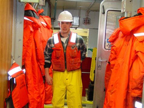 Ship Safety Officer Checklist For Ship's Working Enviroment