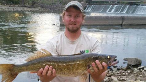 11 Best Fishing Spots in Iowa [Update 2024]