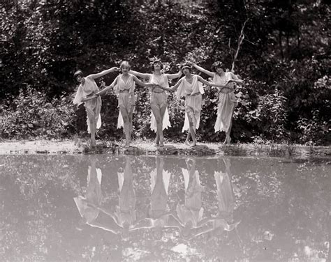 Beautiful Black and White Photos of Ballet Dancers From the 1920s ...