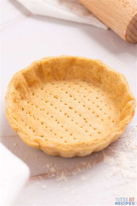 Mini Pie Crust | Little Bit Recipes