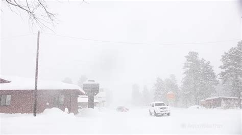 Significant heavy snowfall buries Flagstaff, Arizona | wcnc.com