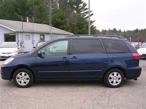 Earthy Cars Blog: EARTHY CAR OF THE WEEK: 2005 Blue Toyota Sienna LE