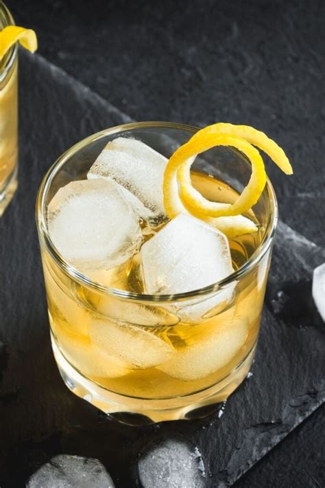 27 Best Whiskey Cocktails - Insanely Good