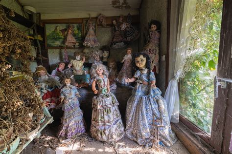 I Discovered An Abandoned House In France Filled With ‘Demonic’ Dolls ...