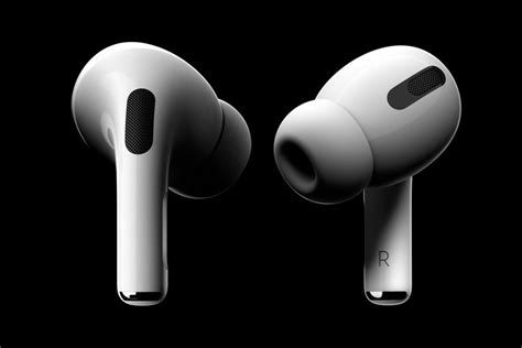 Bose Sport Earbuds vs. Apple AirPods Pro - GearOpen.com