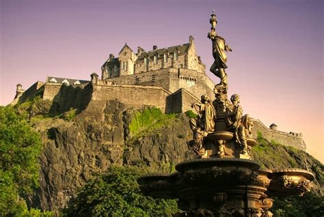 Edinburgh Castle, one of most visited attractions in Scotland | itinari