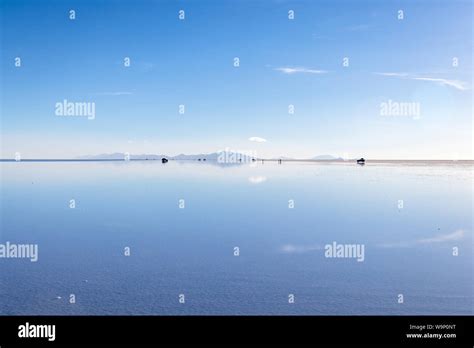 Perfect reflection in Salar de Uyuni, Uyuni Salt Flats in Bolivia, the ...