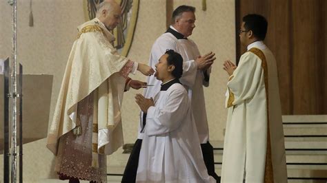 US Catholic bishops meet amid divisions on Communion policy