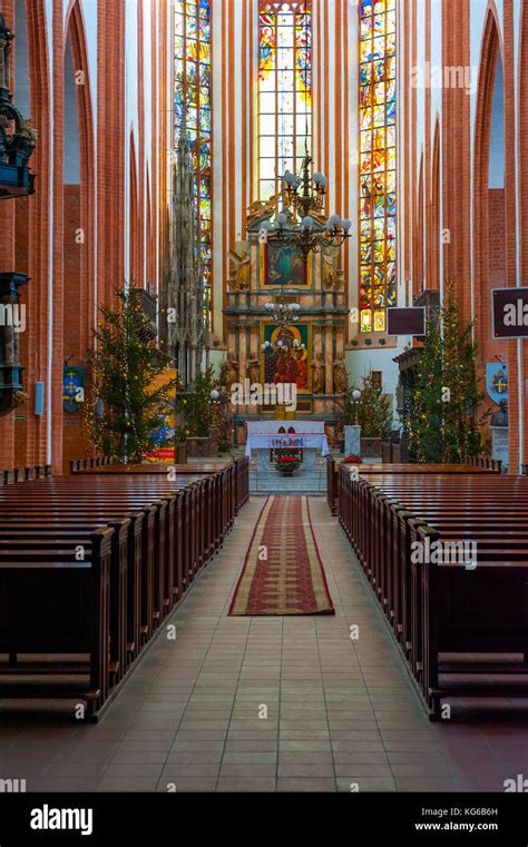 St. Elisabeth Church interior Stock Photo - Alamy