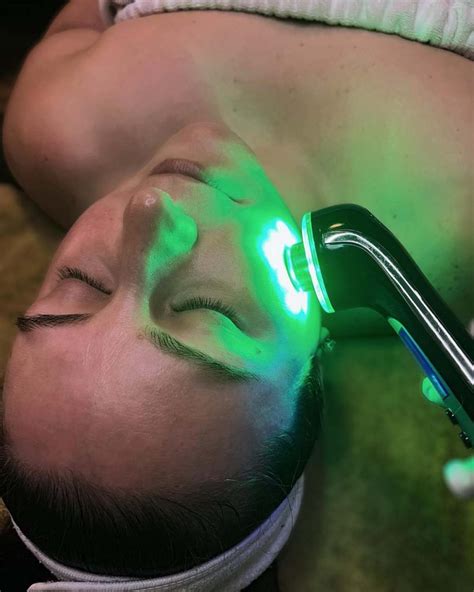 Green LED Light Therapy - The Ultimate Treatment Guide