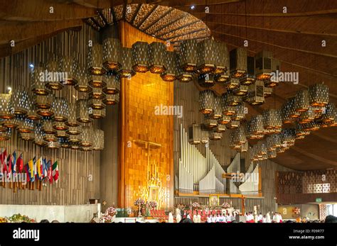 Inside New Basilica of Our Lady of Guadalupe, Mexico City, Mexico Stock ...