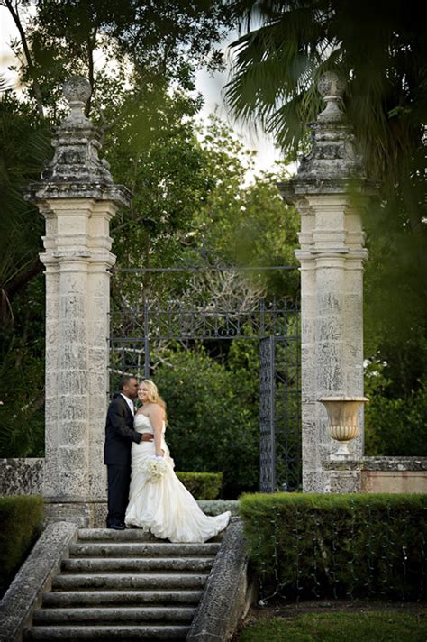 Vizcaya Museum and Garden Wedding | Junebug Weddings