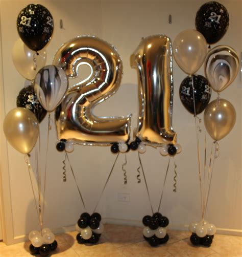 21st bday decor #21stbirthdaydecorations 21st bday decor | Decorações ...