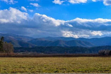 Smoky Mountains Cades Cove Loop | Gatlinburg, TN