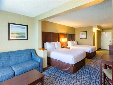 Clarion Hotel Anaheim Resort in Los Angeles (CA) - Room Deals, Photos ...