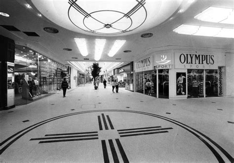 Recognise these old Cascades shops? Unseen photos show shopping centre ...