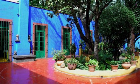 The Intercontinental Gardener: Burning blue - Frida Kahlo's La Casa ...