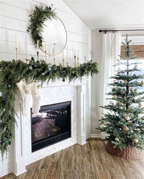 50 Christmas Fireplace Mantel Decoration Ideas