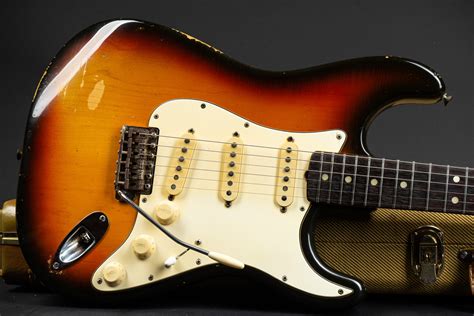 1970 Fender Stratocaster – Sunburst – GuitarPoint