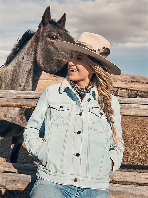 Women's Western Wear | Wrangler®