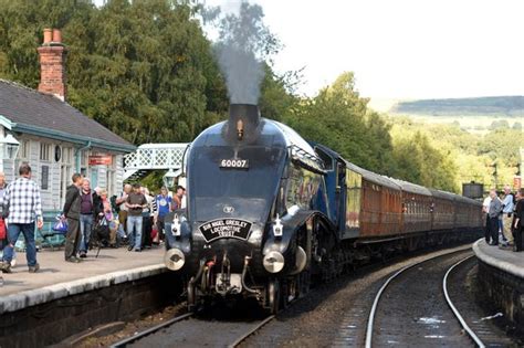 Watch locomotive Sir Nigel Gresley in final action as it bows out from ...