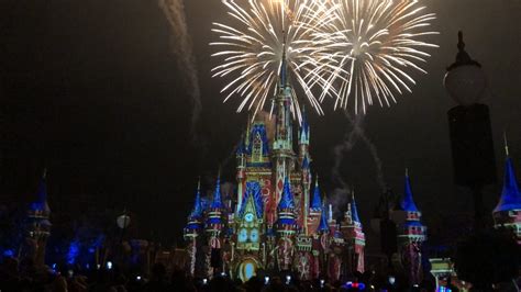 Keys to the Magic Kingdom Fireworks - Key To The World Travel