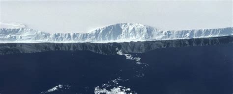 NASA Finally Has Stunning Photos of The Giant Iceberg That Broke Off ...