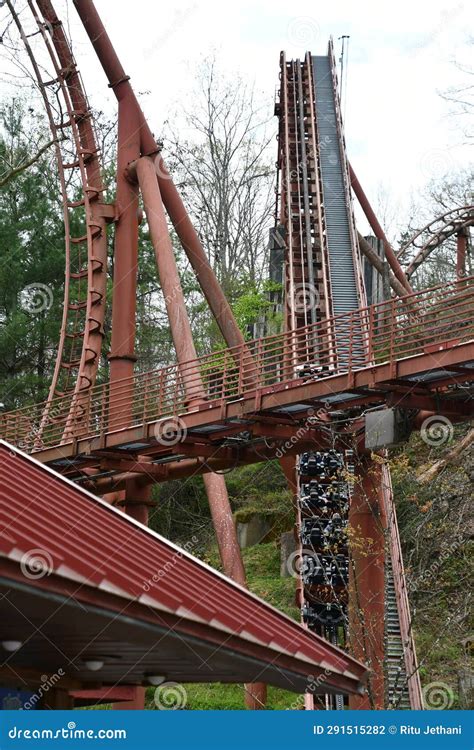 Tennessee Tornado Roller Coaster at Dollywood Theme Park in Sevierville ...