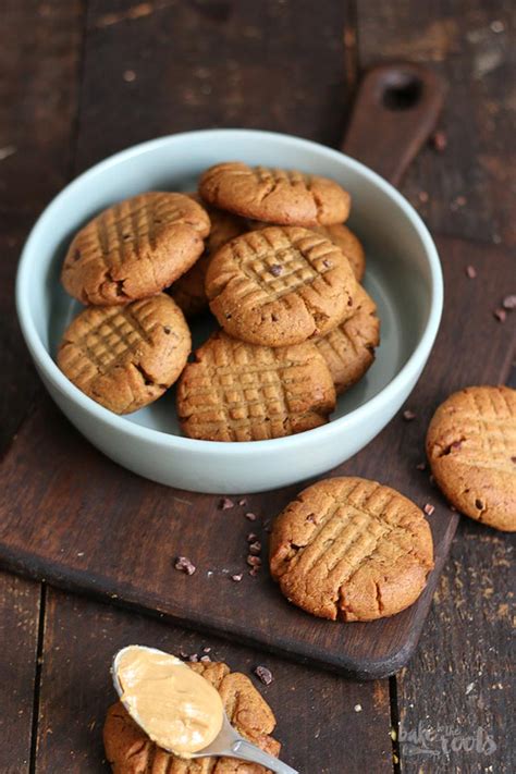 (Healthy) Peanut Butter Cookies | Bake to the roots