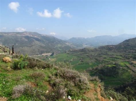 Hiking in Crete | hikes and walks information