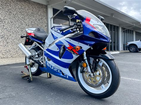 2000 Suzuki GSX-R750 with 32 Miles – Iconic Motorbike Auctions