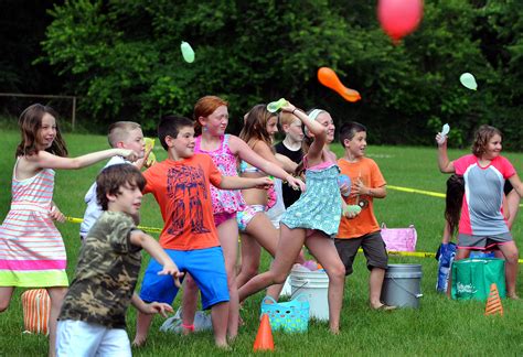 Water balloon battle raises funds for Pembroke - The Boston Globe