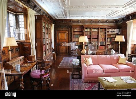 Hever castle interior hi-res stock photography and images - Alamy