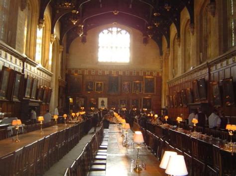 Dining Hall of Alnwick Castle (used in the Harry Potter films ...