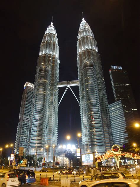 Petronas Towers, Kuala Lumpur by night | Random Things