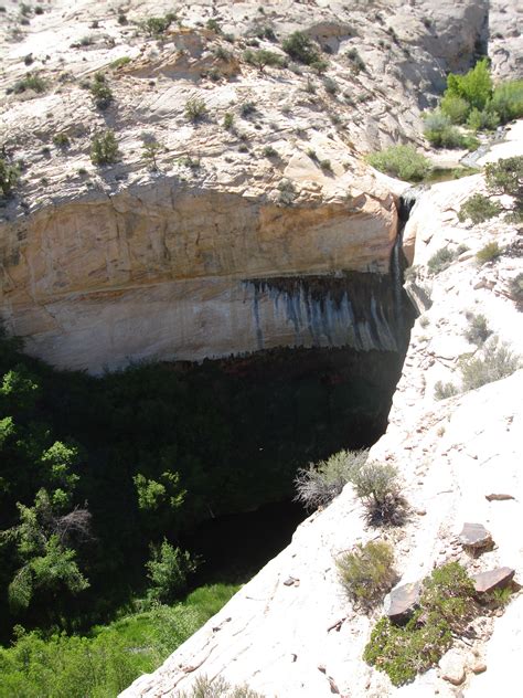 Lower Calf Creek Falls - Your Hike Guide