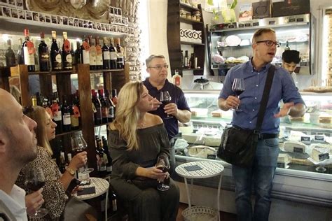 2023 Evening food & wine tour in Rome's historical center