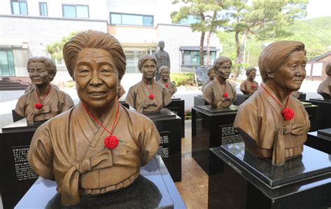 'Comfort women' survivors down to nine after death