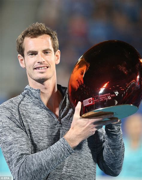 Andy Murray shows off stylish sportswear after signing clothing ...