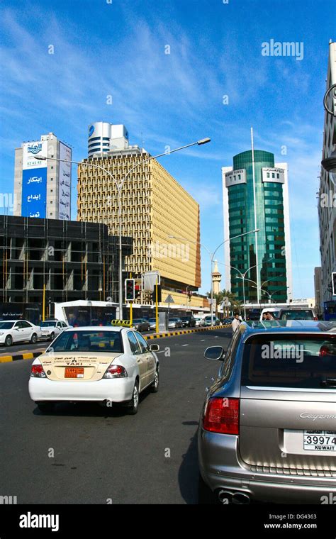 Kuwait city road hi-res stock photography and images - Alamy