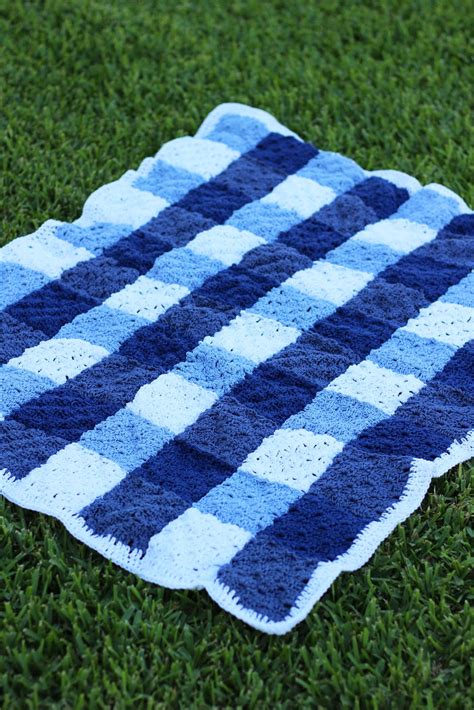 Crochet Gingham Picnic Blanket • Sewrella