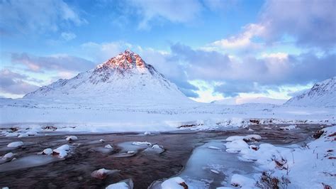 Download wallpaper: Winter landscape from Scottish Highlands 2560x1440