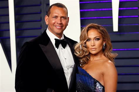 It's official! Jennifer Lopez, A-Rod are engaged | ABS-CBN News