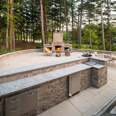 10 Outdoor Kitchen Countertop Ideas and Installation Tips